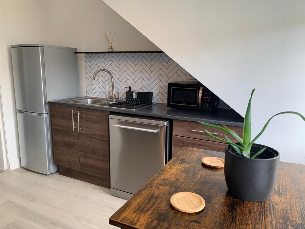 Lovely 2 Bedroom Apartment In Central Location Гринок Экстерьер фото