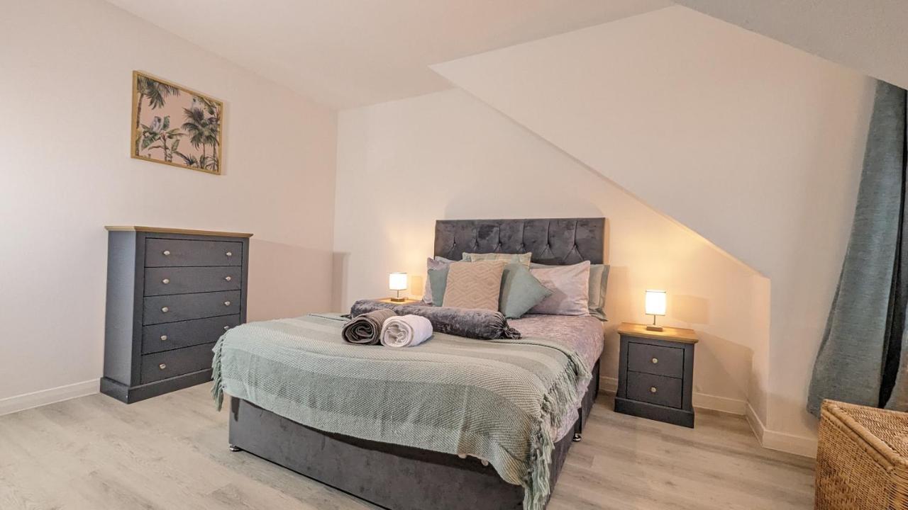 Lovely 2 Bedroom Apartment In Central Location Гринок Экстерьер фото