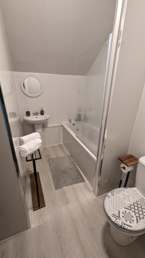 Lovely 2 Bedroom Apartment In Central Location Гринок Экстерьер фото