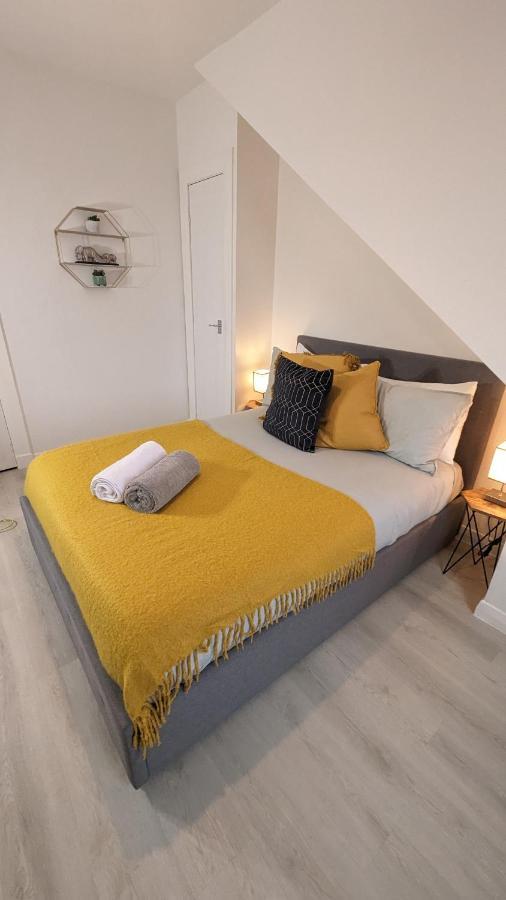 Lovely 2 Bedroom Apartment In Central Location Гринок Экстерьер фото