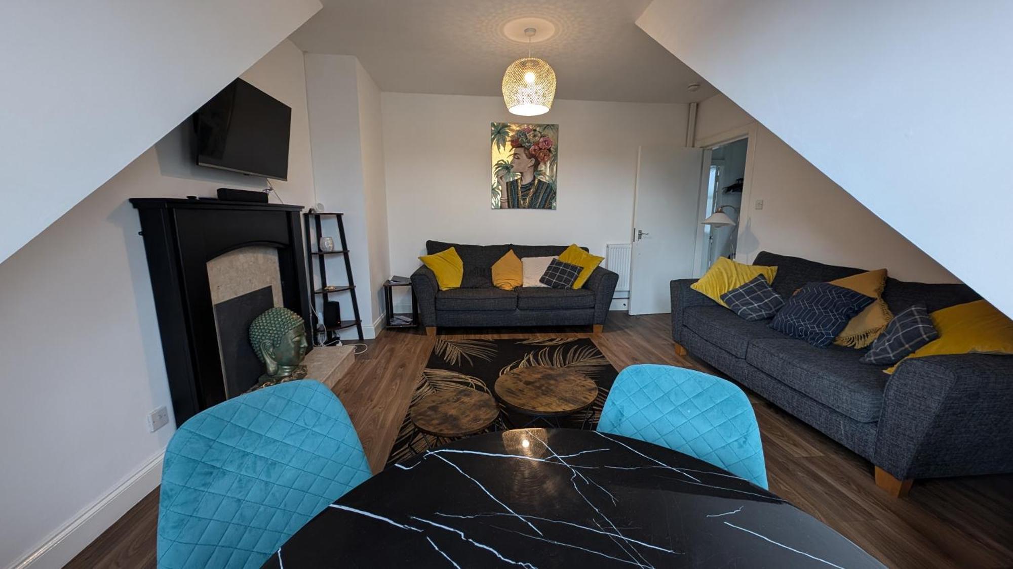 Lovely 2 Bedroom Apartment In Central Location Гринок Экстерьер фото