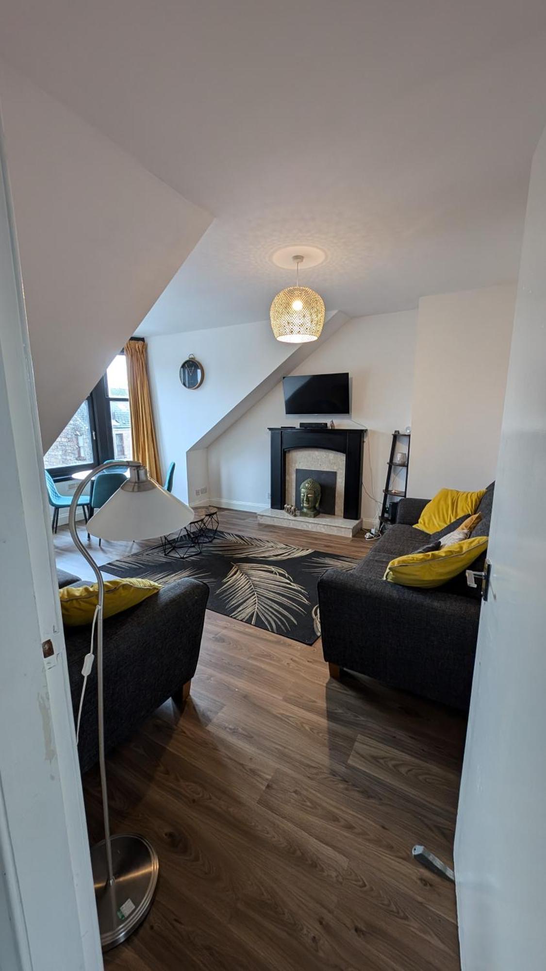Lovely 2 Bedroom Apartment In Central Location Гринок Экстерьер фото